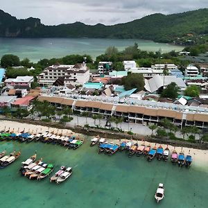 Phi Phi At Pier